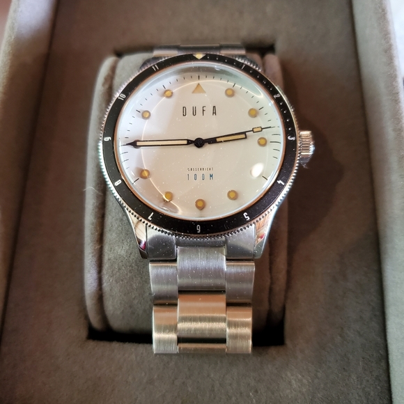 Watch - Picture 3 of 3